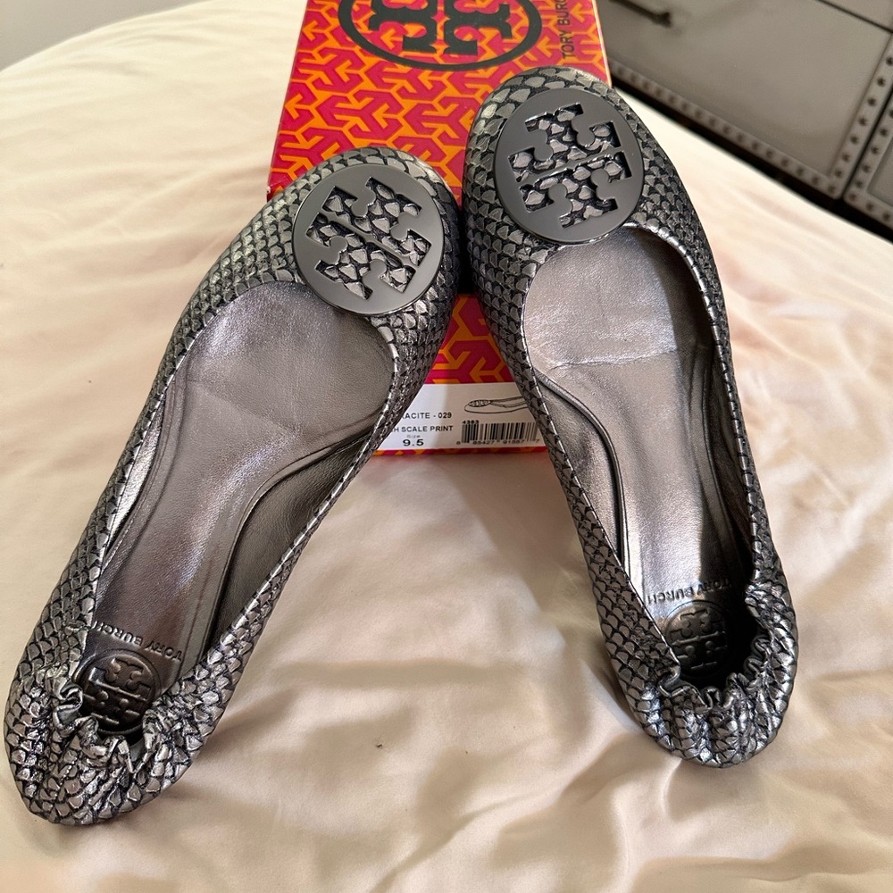 TORY BURCH Silver Reva Foil Fish Scale Ballet Flats